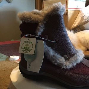 Water resistant  boots brand new